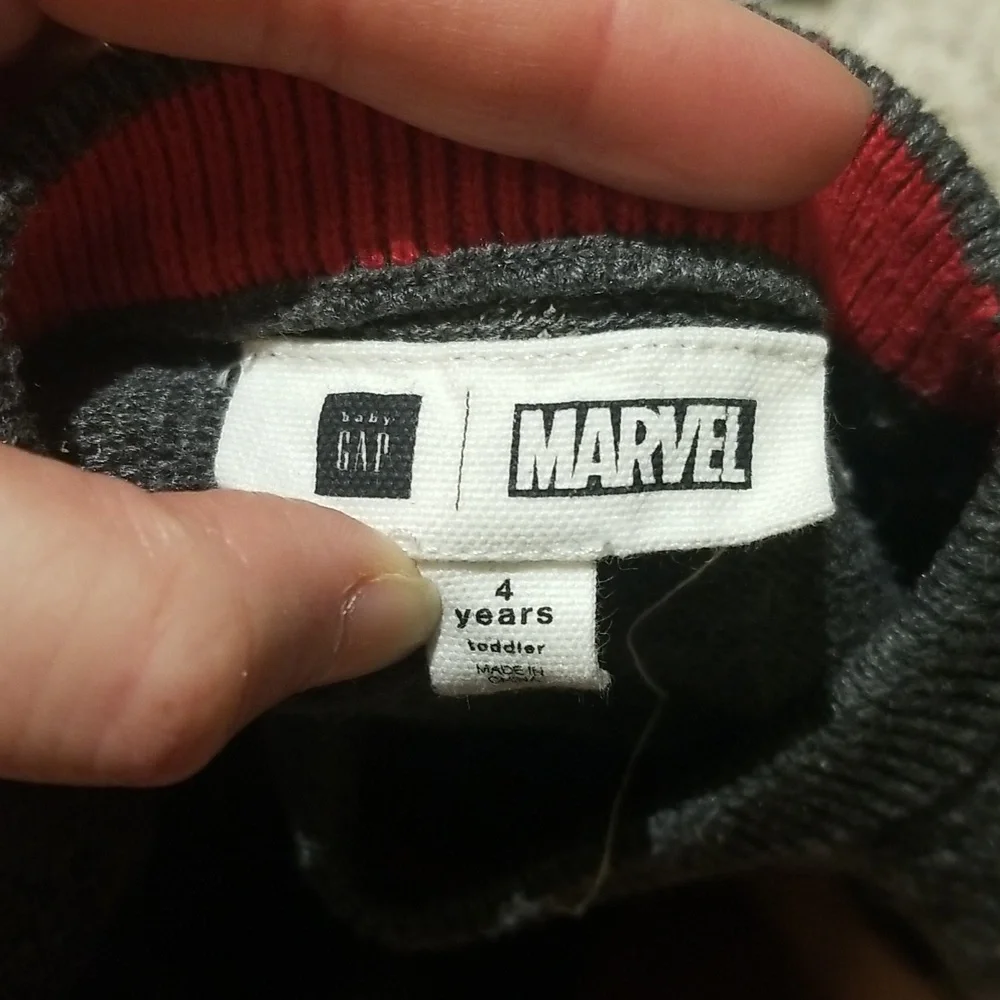 Marvel and DC Baby Gap + Junk Food Sweater bundle, Size 4 - Picture 5 of 8